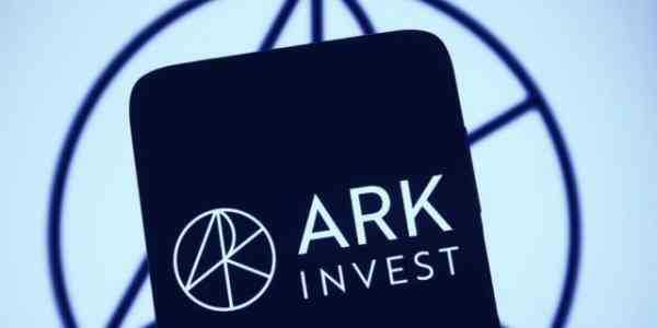 ARK Invest купили акции Coinbase впервые после долгого перерыва width=